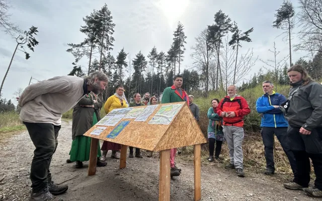 Den proti úložišti: V lokalitě Hrádek otvírali studánky. Vrtáka vyhnaly lesní víly