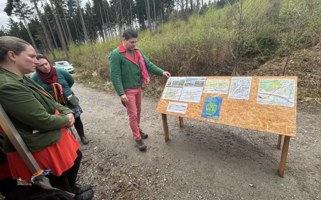 Den proti úložišti: V lokalitě Hrádek otvírali studánky. Vrtáka vyhnaly lesní víly