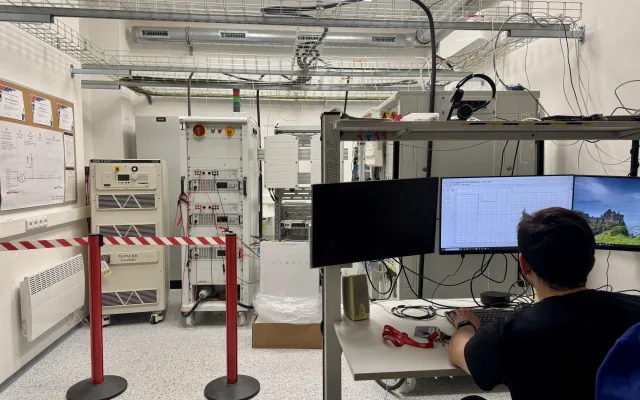 Unikátní laboratoř v Budějovicích testuje srdce solárů a pomáhá se vzděláním