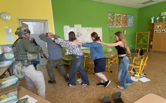 Dým, výstřely, zranění. Škola v Dolní Cerekvi dnes zažila krizové cvičení