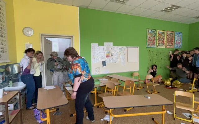 Dým, výstřely, zranění. Škola v Dolní Cerekvi dnes zažila krizové cvičení