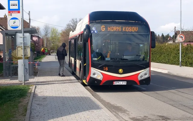Občany Pávova trápí hluk z dálnice. Nemohou ale nic dělat, dle měření je pod limitem