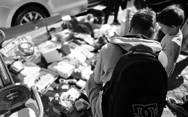 FOTO, VIDEO: Kolovrátek, rodokapsy i vinyly. Bleší trh v Polné byl poprvé v centru
