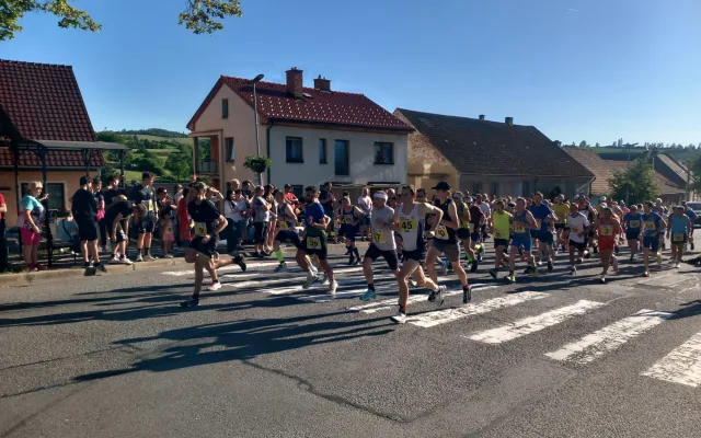 VIDEO, FOTO: Kamenická 15 se běžela poprvé s čipy, letošní ročník byl rekordní