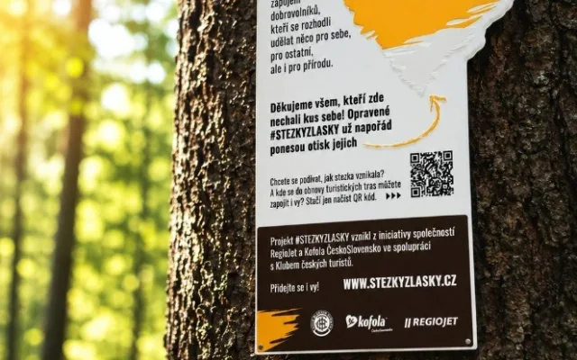 Dobrovolníci obnovili stezku na hrad Kámen. Přidali i čtyřicet ptačích budek