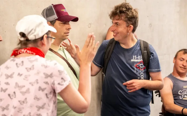 Lidé s handicapem přišli na prohlídku Horácké arény. Řešila se i její bezbariérovost