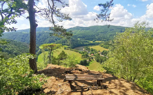 Vír má tři nové turistické trasy. Připomenou legendárního hoteliéra Františka Šťastného 