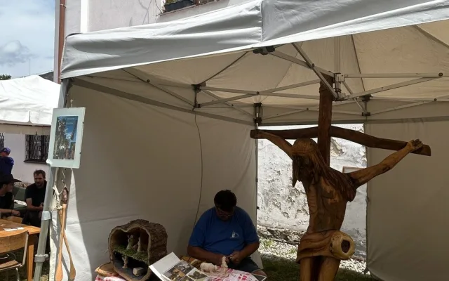 VIDEO: V hlavní roli dřevo a dlátko. Dřevořezání v Třešti bylo letos rekordní