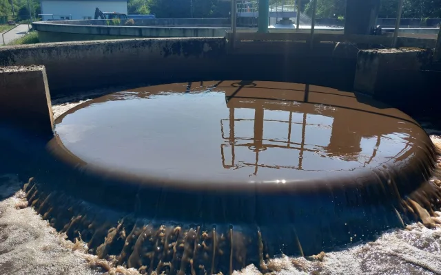 FOTO, VIDEO: Voda vytékající z jihlavské čističky odpadních vod by se dala pít