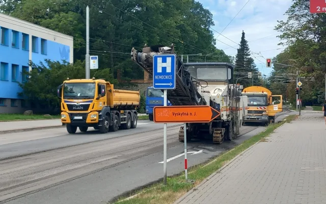 FOTO, VIDEO: Frekventovaná Žižkova ulice v Jihlavě ztichla, chystá se její oprava