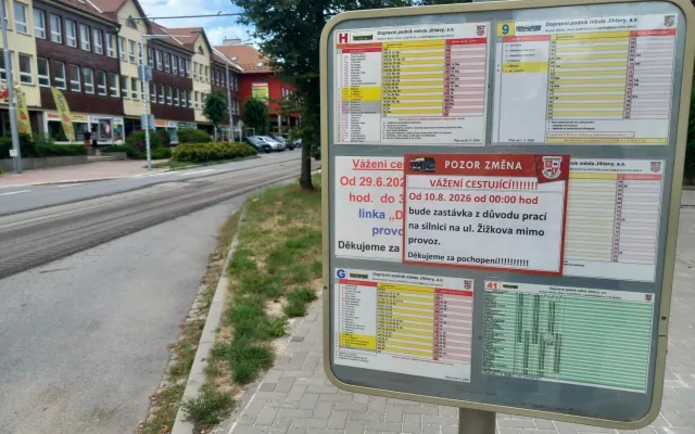 FOTO, VIDEO: Frekventovaná Žižkova ulice v Jihlavě ztichla, chystá se její oprava