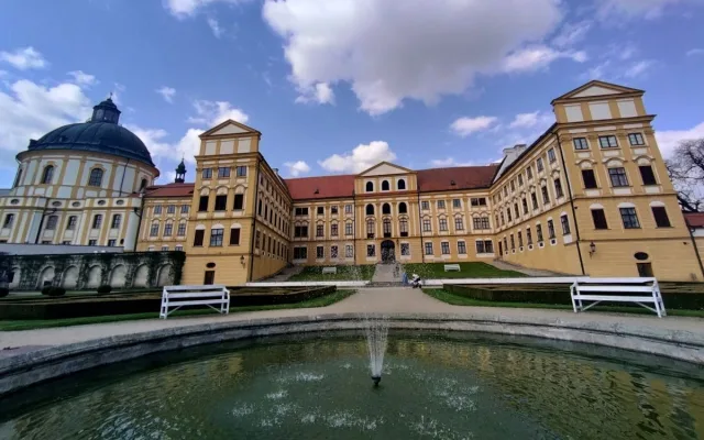 Park u zámku v Jaroměřicích nad Rokytnou