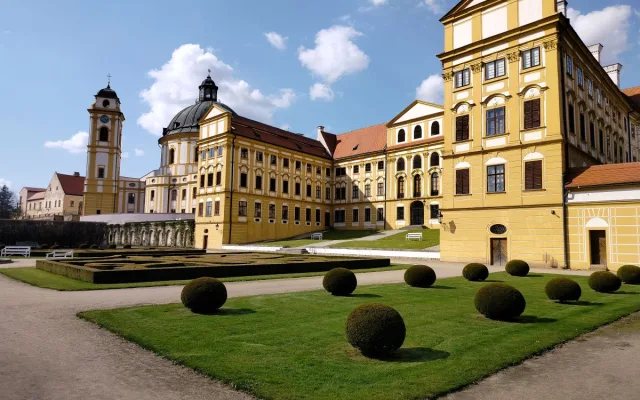 Park u zámku v Jaroměřicích nad Rokytnou
