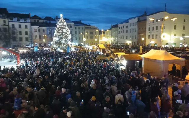 Slavnostní rozsvícení vánočního stromu v Jihlavě
