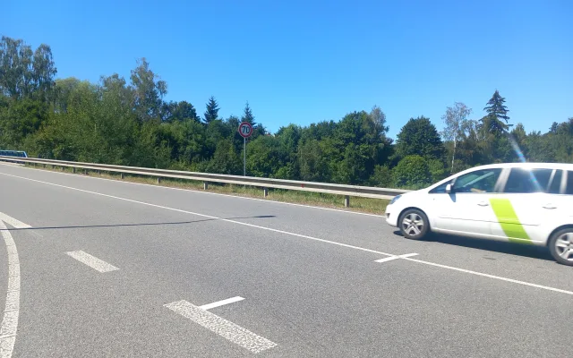 FOTO: Úsekové měření na dalším místě Jihlavy? V Heleníně jsou instalované kamery