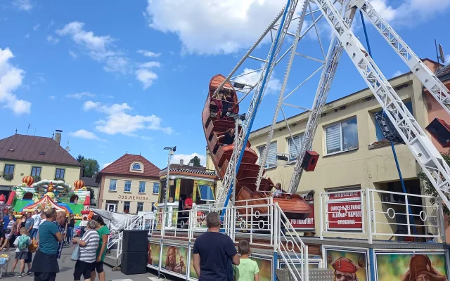 FOTO: Pouť v Lukách nabídla i letos skvělou zábavu, počasí atrakcím přálo