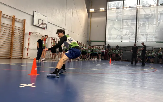 FOTO, VIDEO: „Nejhorší byly kliky.“ V Jihlavě si středoškoláci dali do těla