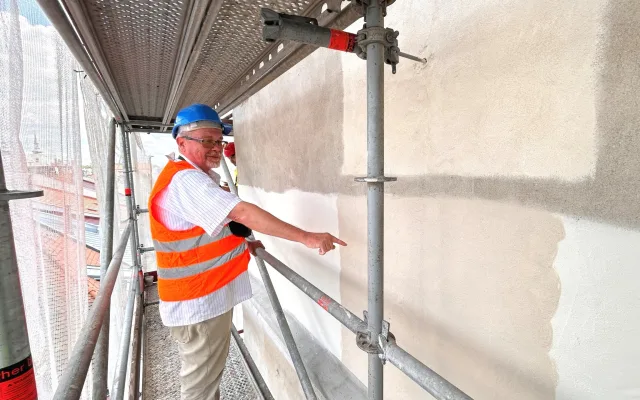 VIDEO: Jihlavská brána už brzy dostane finální nátěr. Odstín ovlivní sluneční svit