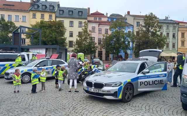 Bezpečný život na Vysočině: Policie přiveze na jihlavské náměstí ferrari