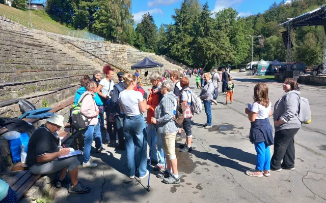 Branný závod seniorů a jejich vnoučat v Jihlavě přilákal rekordní počet účastníků