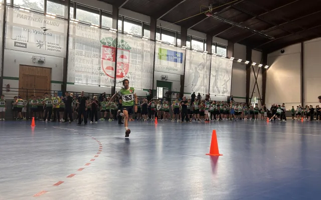 FOTO, VIDEO: „Nejhorší byly kliky.“ V Jihlavě si středoškoláci dali do těla