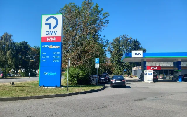 Cena paliv letí nahoru, litr nafty už se u Jihlavy dostal nad padesát korun