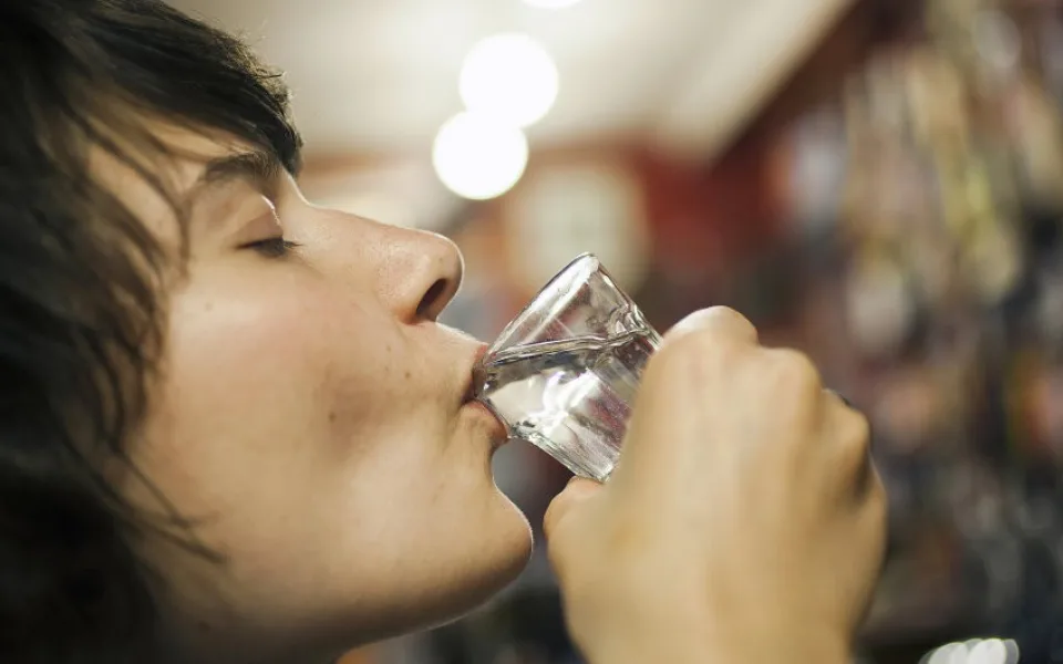 nezletili alkohol