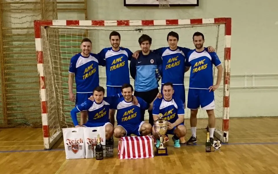 Vánoční turnaj ve futsalu ovládli hráči AMC Trans