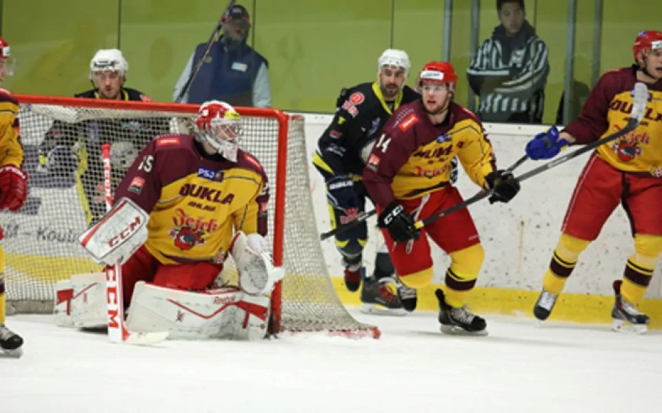 Dukla vybojovala první povánoční bod, v Kadani prohrála po nájezdech