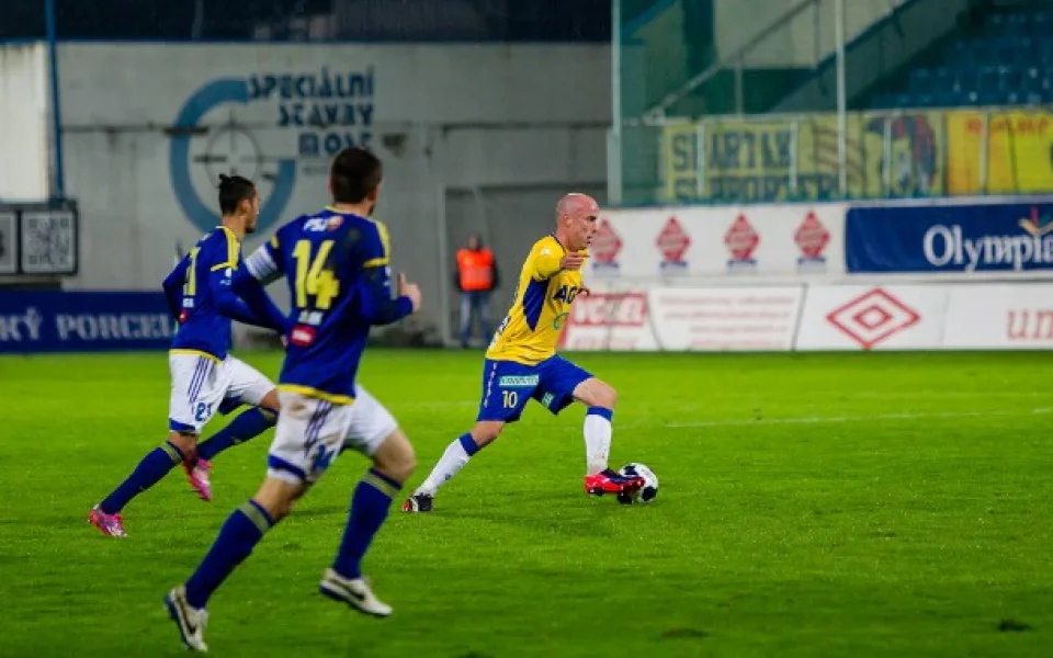KAM ZA SPORTEM: Vysočina vyzve v sobotu Teplice, basketbalisté hrají poslední domácí zápas