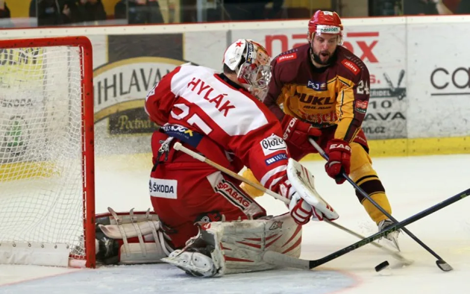 Dukla Jihlava na Slavii mocně dotahovala, víc než bod z toho ale nebyl