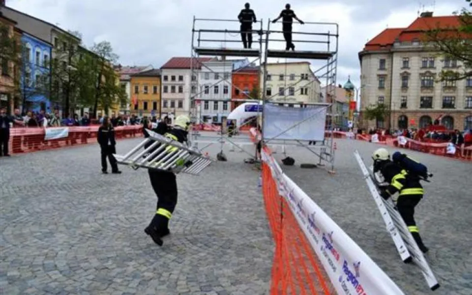Ve víceboji si to v Jihlavě rozdají hasiči a hasičky. Vše proběhne v dýchacích přístrojích 