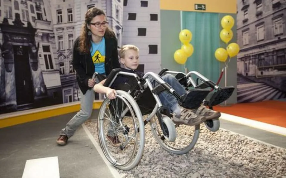 Na VŠPJ si zítra bude veřejnost moct vyzkoušet, jaké to je být hendikepovaným