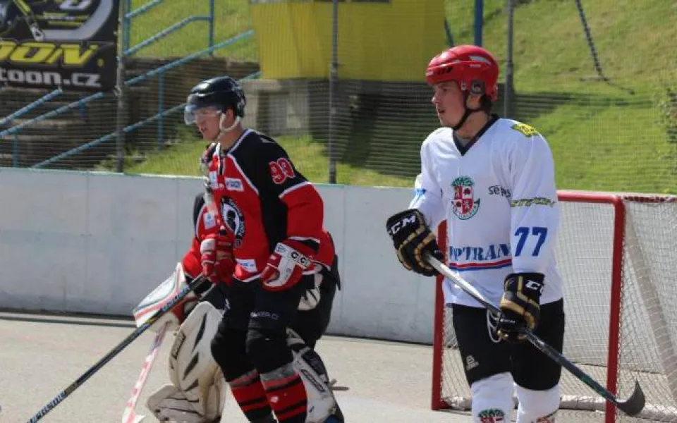 Jihlavskému hokejbalovému áčku se finále vzdaluje, s Teplicemi prohrává 0:2 na zápasy