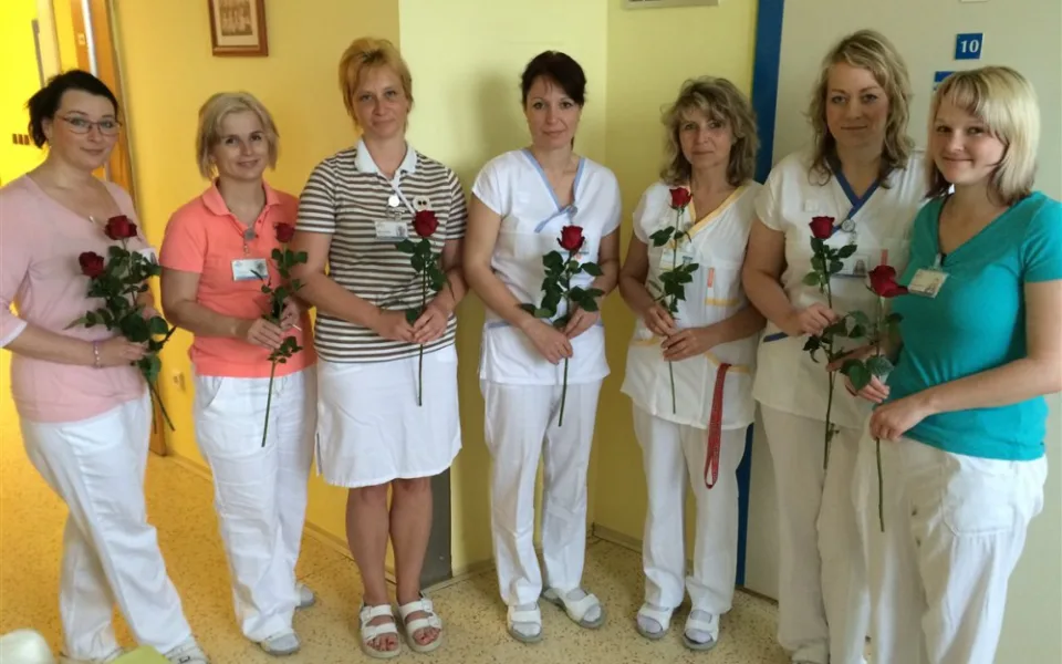 Po nemocnicích v Kraji Vysočina se rozdávaly růže, slavil se Mezinárodní den zdravotních sester