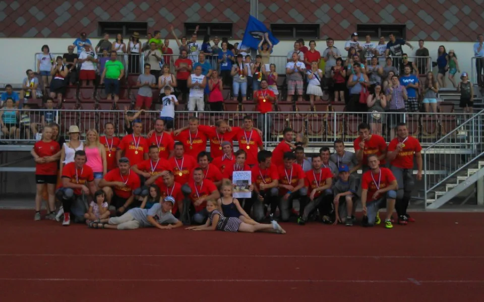 Vysočina Gladiators slaví zisk Iron Bowlu, ve finále predčili Třinec 18:13
