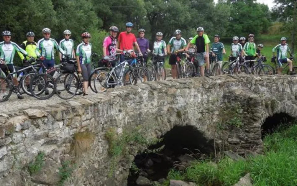 Přes 400 kilometrů ušlapaly skoro dvě stovky cyklistů v rámci Křížem krážem Vysočinou na kole