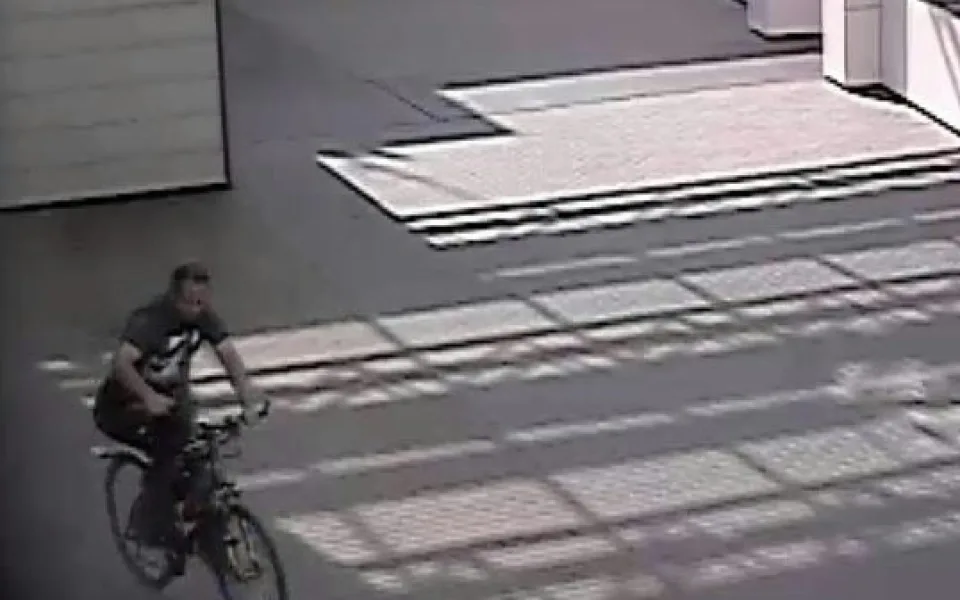 U "zimáku" ukradl kolo a rychle ujel pryč. Nyní po něm pátrá policie