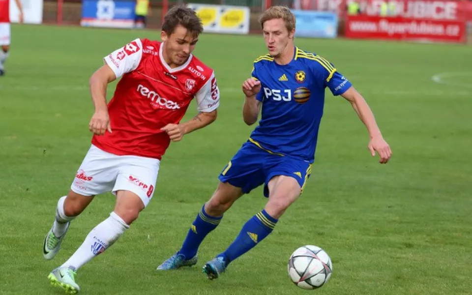Vysočina Jihlava postoupila do osmifinále MOL Cupu, v Pardubicích vyhrála 3:1