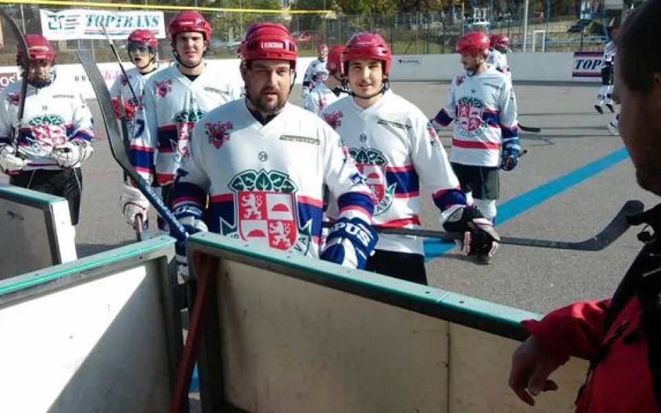 Hokejbalová rezerva SK Jihlava rozprášila Hustopeče, nasázela jim třináct gólů