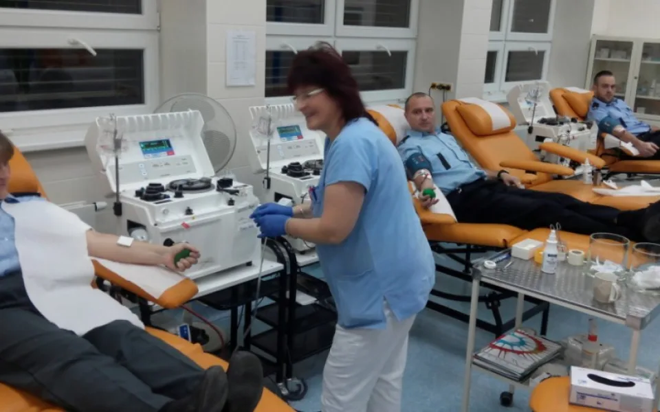 Třebíčští policisté dnes darovali krev a plazmu. Zapojilo se jich celkem dvaačtyřicet