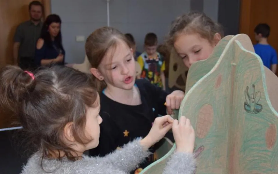 Lesní pedagogika v praxi: Žáci z jihlavské ZŠ Seifertova poznávali, jak to chodí v lese