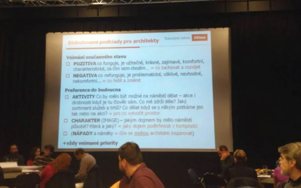 Lidé diskutovali o budoucnosti jihlavského náměstí. Co bude s odmítaným Priorem?