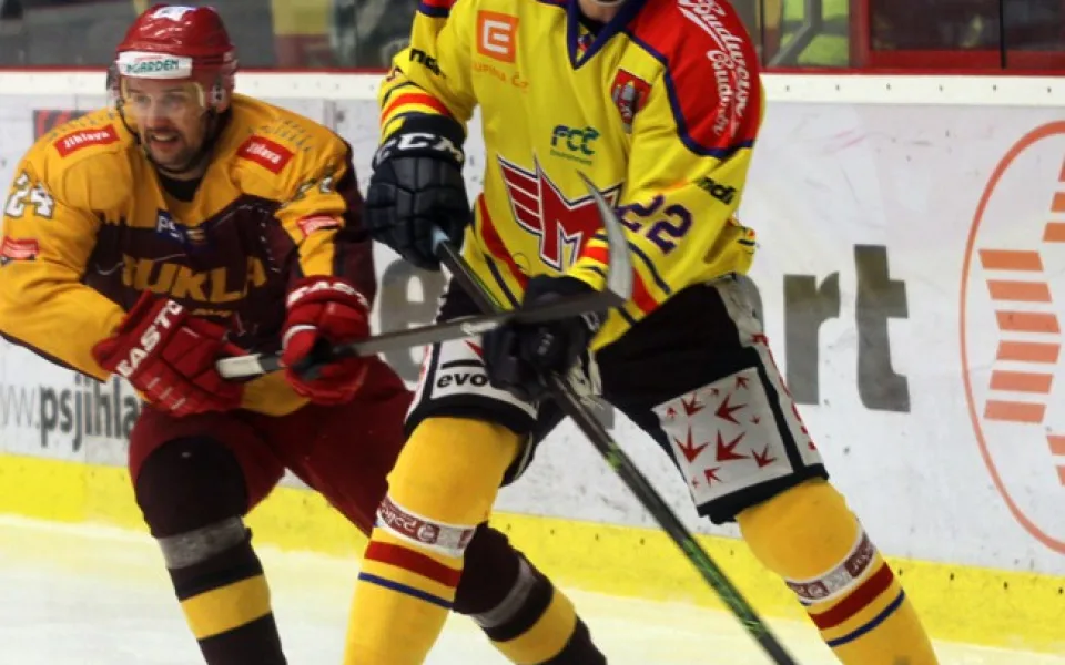 Dukla nadále doplňuje kádr pro extraligu. Přichází obránce Suchánek, prodloužil útočník Seman