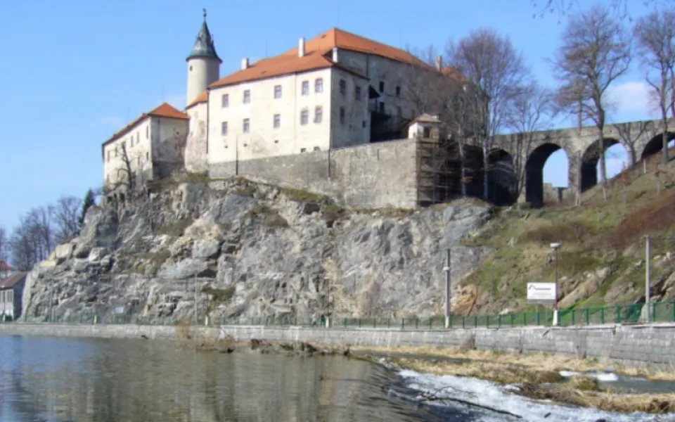 Na hradě v Ledči se otevřelo Muzeum Jaroslava Foglara. Připomíná, že jezdil na Sázavu na tábor