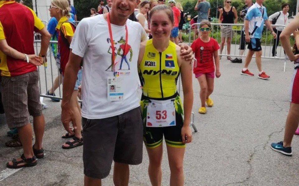 Triatlonisté Tomáš Kříž a Lenka Švecová vybojovali pódiová umístění na olympiádě dětí a mládeže
