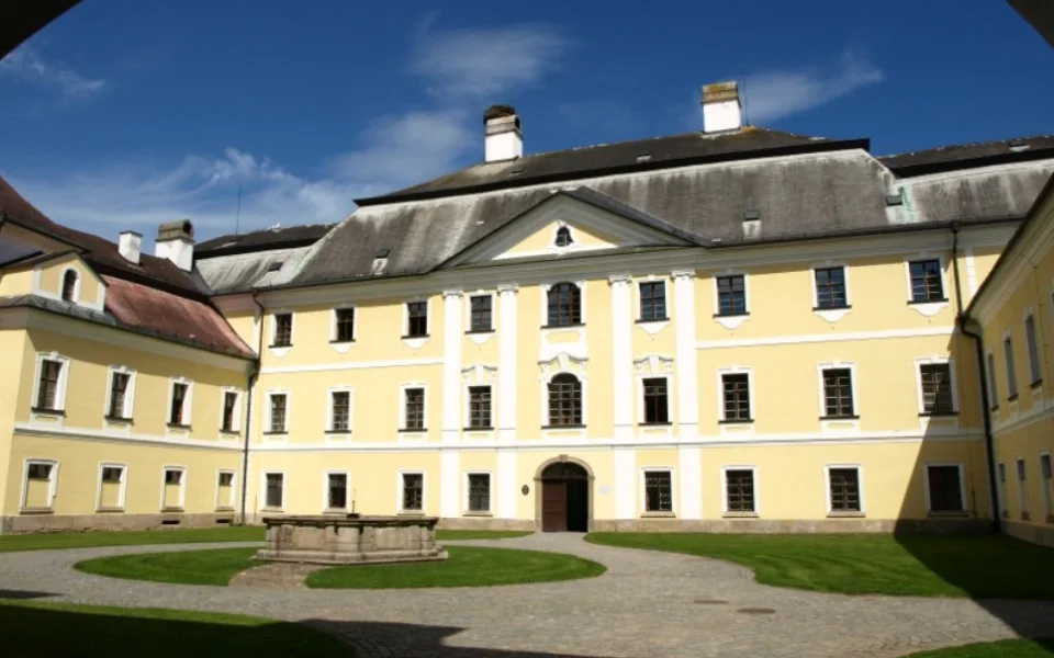 Nevidomí návštěvníci zažijí na zámku ve Žďáru nad Sázavou nové speciální prohlídky