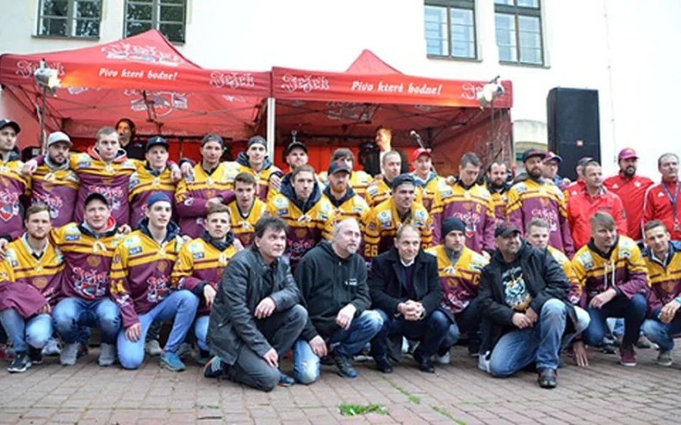 Představení týmu, autogramiáda, bohatý doprovodný program. Pro fanoušky Dukly se v pátek koná Fans Day