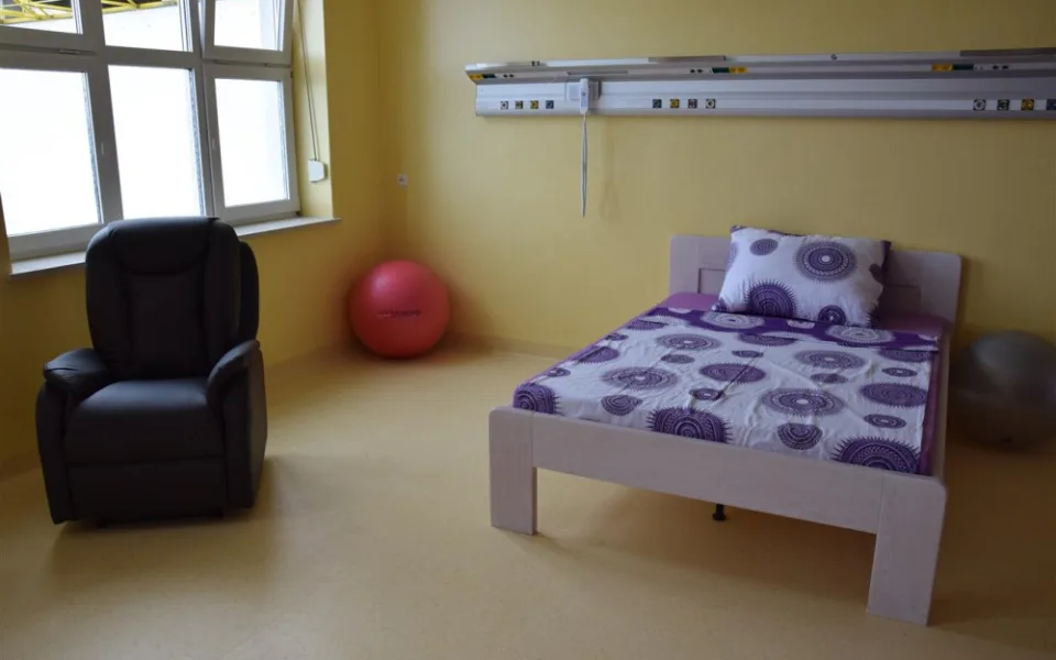 Brodská nemocnice zrekonstruovala porodní sály. Již brzy poslouží maminkám