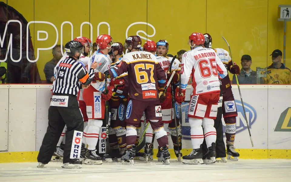 Druhý domácí zápas už výhru nepřinesl. Dukla Jihlava prohrála s Třincem 0:2